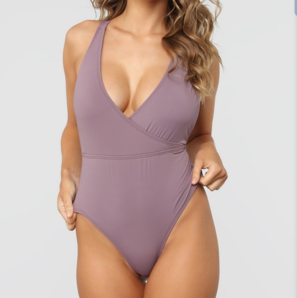 Fashion nova bathing suit - Picture 1 of 2